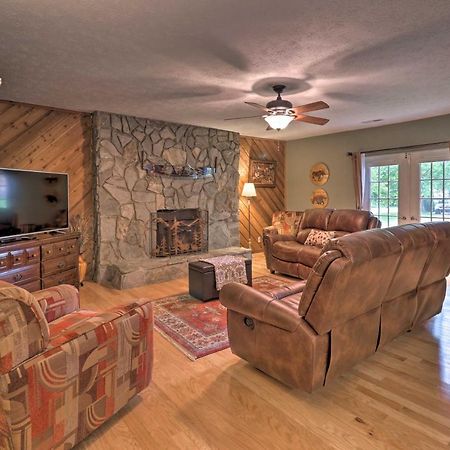 Hendersonville Home With Fire Pit 5 Mi To Downtown! Zewnętrze zdjęcie