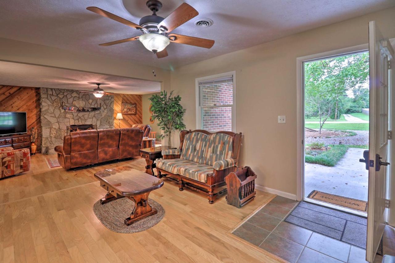 Hendersonville Home With Fire Pit 5 Mi To Downtown! Zewnętrze zdjęcie