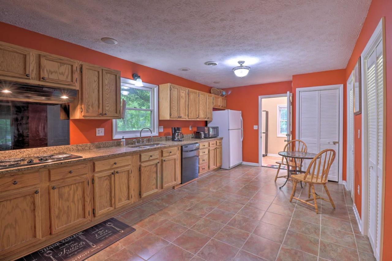 Hendersonville Home With Fire Pit 5 Mi To Downtown! Zewnętrze zdjęcie